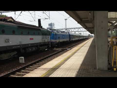 EC 130 Báthory arrives with Diesel locomotive