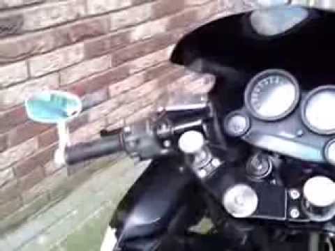 Kawasaki GPZ 900 met Dan Moto exhaust