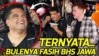 Download lagu I'M FEELED UP!! A Javanese Man Bullies a Foreigner at the Market, Turns Out He's Fluent in Javanese! mp3 Download lagu I'M FEELED UP!! A Javanese Man Bullies a Foreigner at the Market, Turns Out He's Fluent in Javanese! mp3