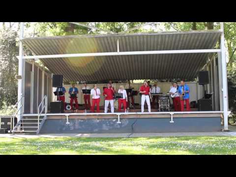Swinging Funfares - Düsseldorfer Hofgartenkonzert - Walking on Sunshine