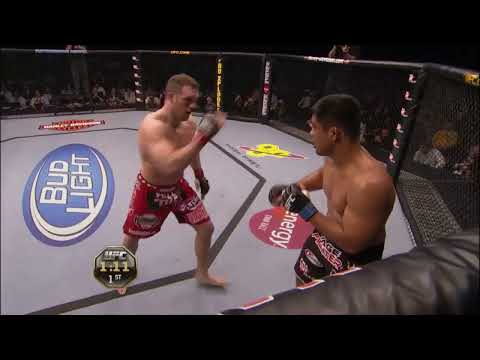Matt Hamill destroys Mark Munoz with a head kick