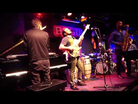 Alain Pérez - "Tres por Cabeza"