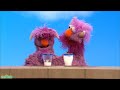 Sesame Street Two Headed Monster Who Has More Milk PAL