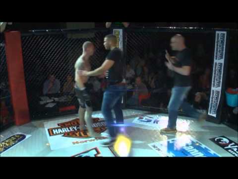 Dominic Dillon vs Carl Purkiss