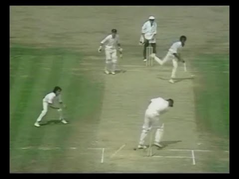 ENGLAND v WEST INDIES 5th TEST MATCH DAY 5 THE OVAL AUGUST 17 1976 MICHAEL HOLDING ALAN KNOTT