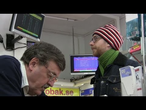 Erik handlar "cameltoe light" - Snurra flaskan (TV4 Play)