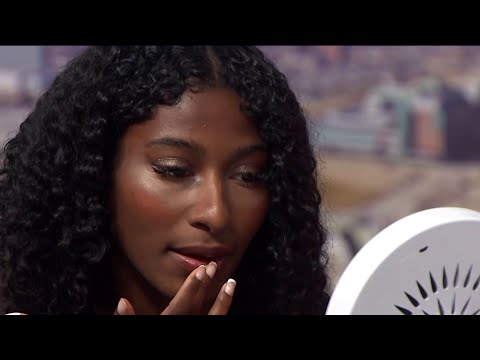 Minimalist Makeup on "Live in the D"