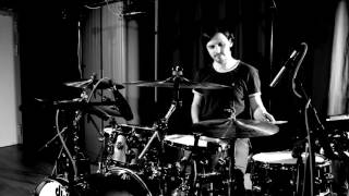 Selah Sue's drummer (Jordi Geuens) legt uit hoe hij Hybrid Drums gebruikt. NED - FR - ENG