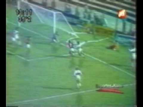1983 gol de alfredo mendoza en un clasico