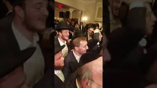 Download lagu Mazel tov wedding of the dembitzer family seen rabbi jungreis niklesburg rebbe ONLY SIMCHAS mp3 Download lagu Mazel tov wedding of the dembitzer family seen rabbi jungreis niklesburg rebbe ONLY SIMCHAS mp3