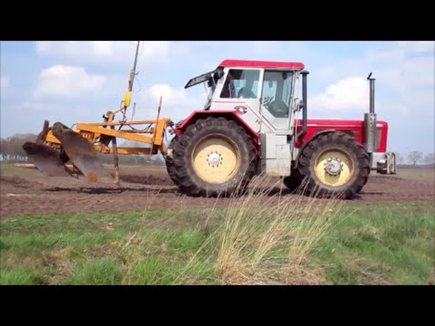 SCHLÜTER SUPER 2500 VL AM TIEFPFLÜGEN !!