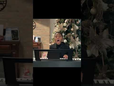 Now Behold the Lamb... 8 YEAR OLD SINGING AND PLAYING PIANO - Ezra Wheatly