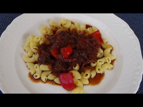 Rotweingulasch aus dem Dutch Oven