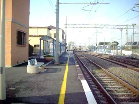 Il saluto della E652 030