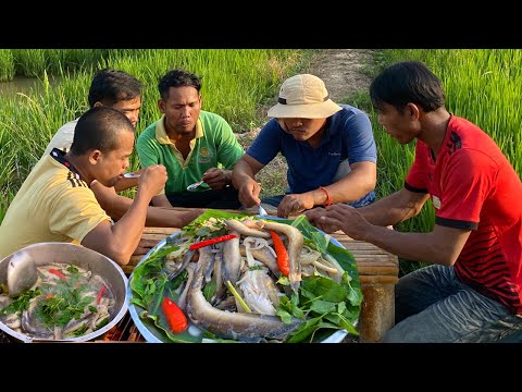 Cooking Long Fish Soup with banana tree