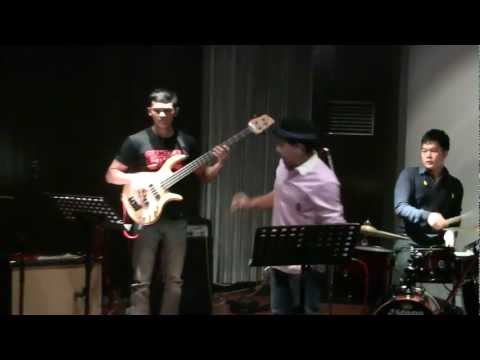 Tompi ft. Idang Rasdiji II - Sweet Georgia Brown @ Mostly Jazz 15/10/11 [HD]