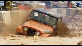 preview picture of video 'Orange Jeep Mudding At Gladwin Mud Bog'