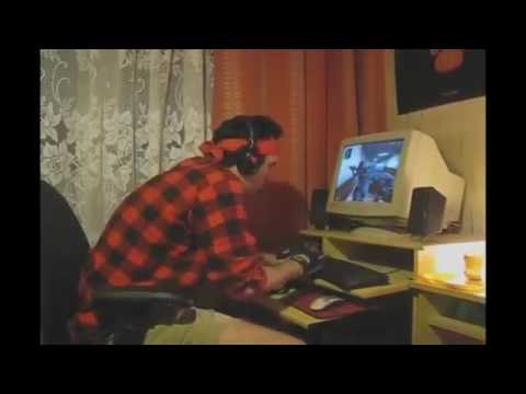 Kamil Steinbach gra w CS'a