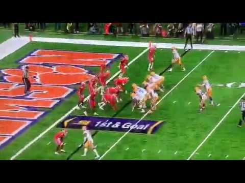 Joe Burrow 3 YD TD Rush - 17-14 Clemson
