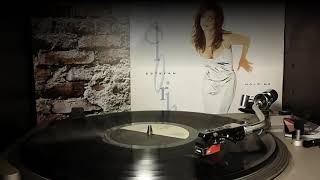 Traces - Gloria Estefan (Vinyl, Audio Technica AT100E Stylus)