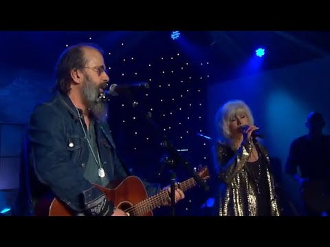 Steve Earle and Emmylou Harris with "Goodbye" from Skyville Live