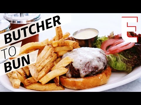 Como o Brooklyn's Diner faz seu hambúrguer alimentado com capim, do açougueiro ao pão - desconstruído