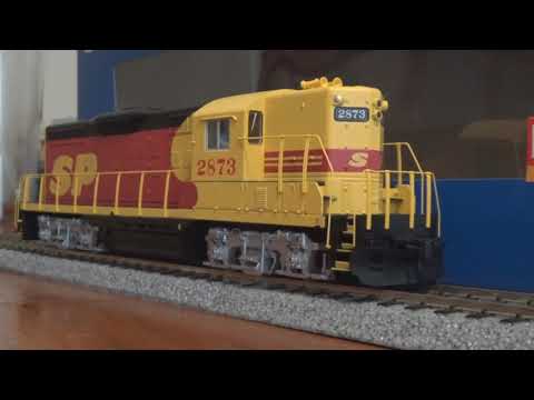 Walthers Mainline SP Kodachrome GP9 w/ Loksound