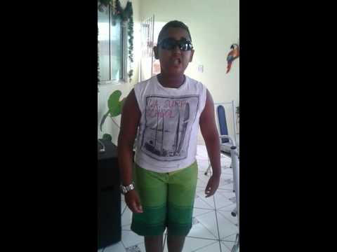 MC Endrew na área vai sigurando