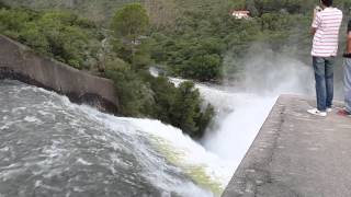 preview picture of video 'Vertedero de Embalse'