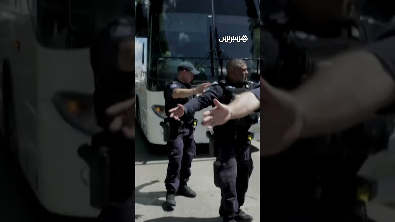 إيرانيون في أستراليا يعترضون طريق حافلة تقل لاعبات منتخب بلادهم thumbnail