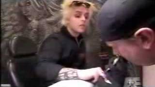 Billie Joe Armstrong gets a tattoo