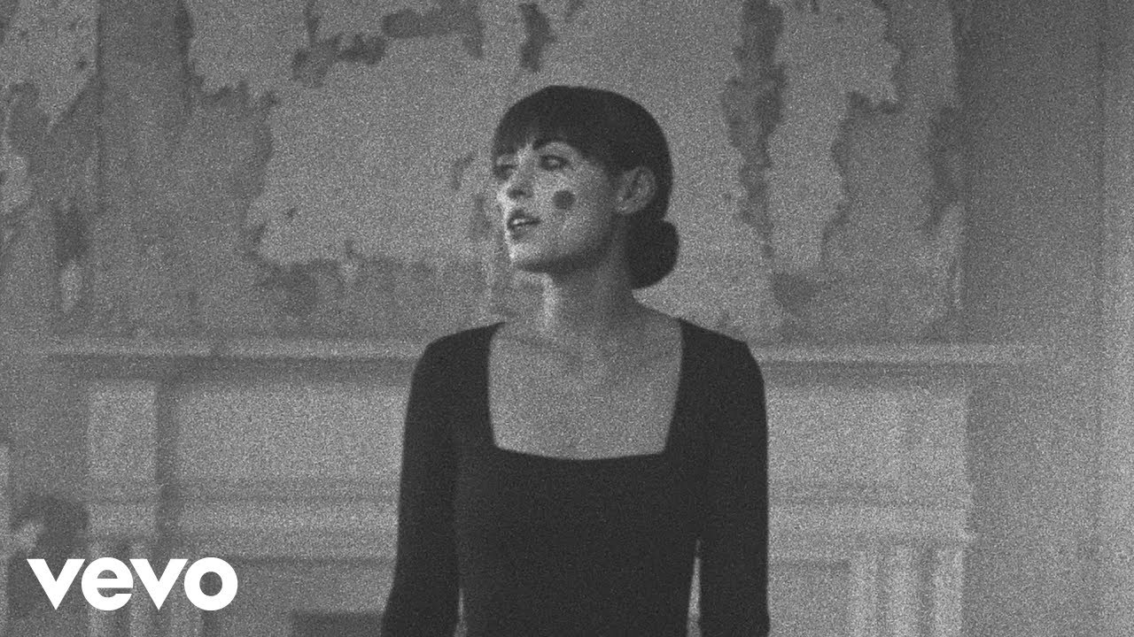 Sasha Sloan — House With No Mirrors