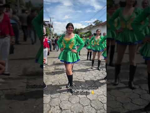 Veraly en el desfile del 15 de septiembre siquinala ESCUINTLA