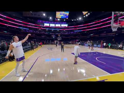 Luke Kennard pre game warm ups at crypto arena 