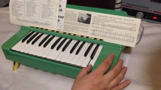 Video thumbnail for Hohner Organetta 1958 by Musicnectar