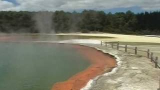 preview picture of video 'Wai-O-Tapu Champagne Pool'