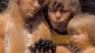 Abba Slipping Through My Fingers (Live)  (1981)