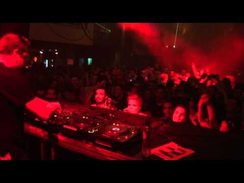 Leon Bolier plays I Close my Eyes @ Luminosity Before The Energy 18-02-2011