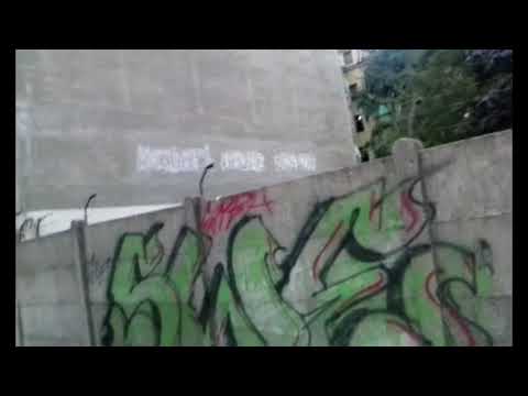 Milano radicalchic, VIA PADOVA: una antica SCRITTA FASCISTA nell’abbandono periferico di immigrati