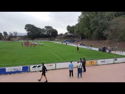 UE Tona - FC Vilafranca 1-2 the players are entering the Campo Tona 23.10.2022