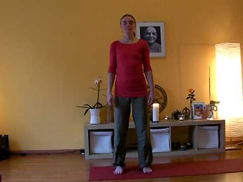 Entspannen im Stehen - Yoga jetzt