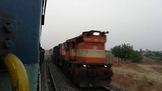 preview picture of video 'High speed PUNE WDM-3D #11388 with 51433 Nizamabad - Pandharpur passenger'