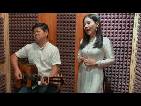 Thể hiện bởi Lệ Hồng