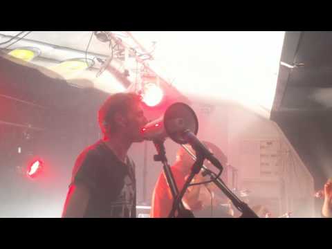 Le Pied De La Pompe Feat Guizmo : Ici ou Là