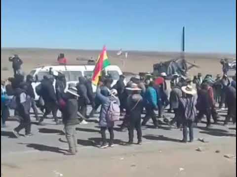 Se masifica el punto de bloqueo cruce Huanuni en Oruro