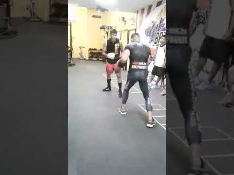 Alde de   zosa vs trestle Tan kickboxing Spar play