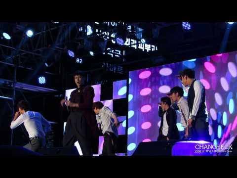 130517 2PM IS BACK with Genie-hands up