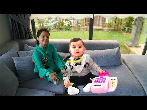 Masal Bebek Bakıcısı Oluyor 2 -  Kids Pretend Play Taking of Babies feeding