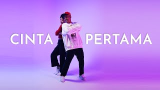 Download lagu AUDIE FEAT WENDI CAGUR aka FKNST - CINTA PERTAMA mp3