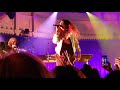 H.E.R. performs 'Avenue' LIVE | Paradiso Amsterdam
